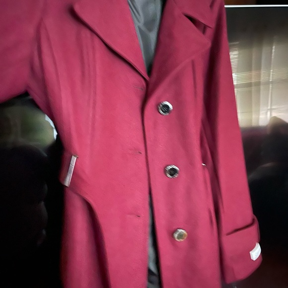 Coat - Picture 1 of 2